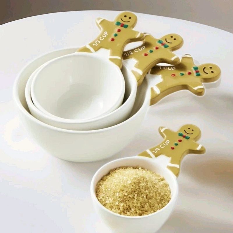 wsgingerbreadmeasuringcups9
